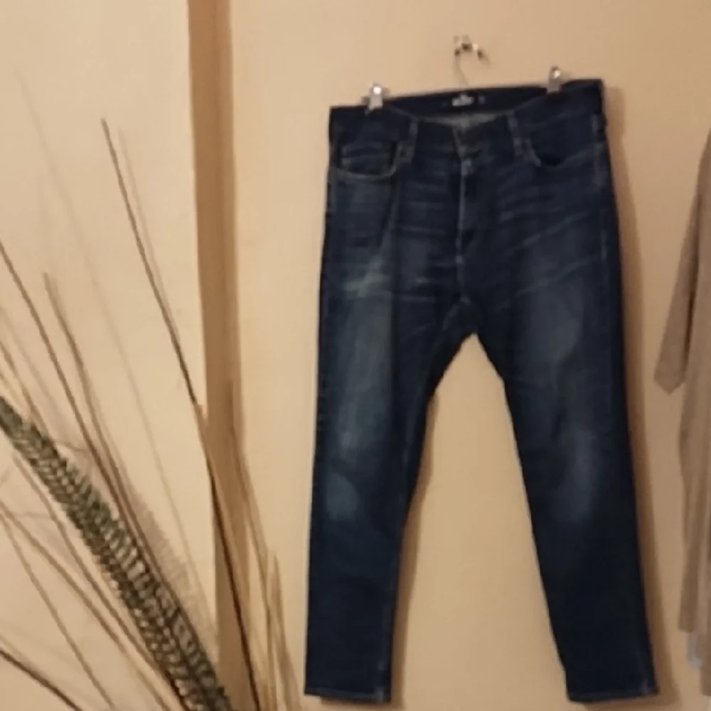 Hollister Mens Dark Blue Straight Jeans with Classic‎ Indigo Wash Size 34/30